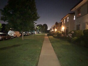 3155 S Barrington Ave, Unit F in Los Angeles, CA - Building Photo - Building Photo