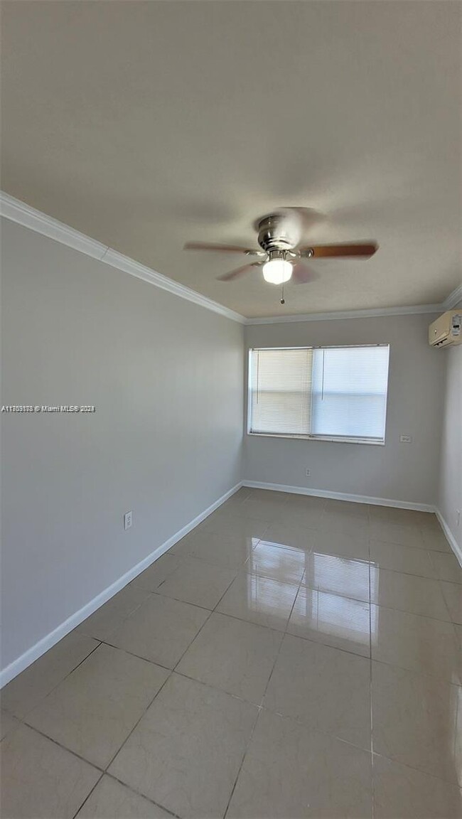 824 NE 7th St in Hallandale Beach, FL - Building Photo - Building Photo