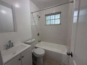 901 NW 55th St in Miami, FL - Building Photo - Building Photo