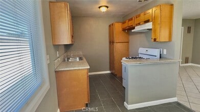 10949 Pioneer Blvd, Unit 3 in Santa Fe Springs, CA - Foto de edificio - Building Photo