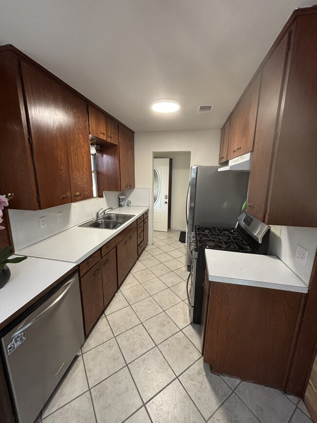 6813 La Salle Dr in Austin, TX - Building Photo - Building Photo