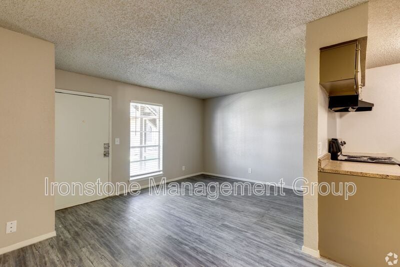 4649 S Darlington Ave in Tulsa, OK - Building Photo