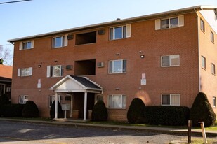 460 Harding Ave Apartments