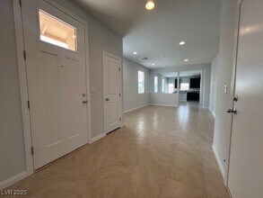 583 Quiet Serenade Ct in Henderson, NV - Building Photo - Building Photo
