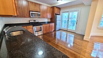 29 Commonwealth Ter, Unit 2 in Boston, MA - Building Photo