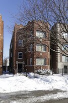 8229 S Ingleside Ave in Chicago, IL - Building Photo