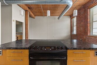 721 N 17th St in St. Louis, MO - Foto de edificio - Building Photo