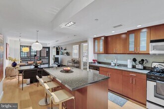 912 F St NW in Washington, DC - Building Photo - Building Photo