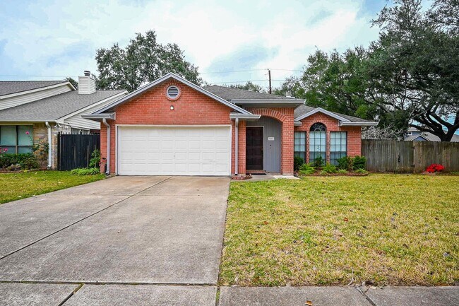 3551 Santa Rosa Ln in Sugar Land, TX - Building Photo - Building Photo