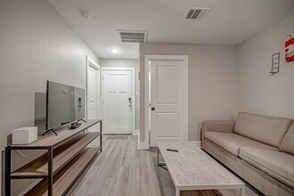 3257 Holman St in Houston, TX - Building Photo - Building Photo