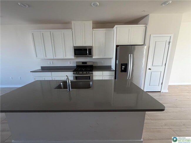 4960 Brookside Ct in Coopersburg, PA - Building Photo - Building Photo