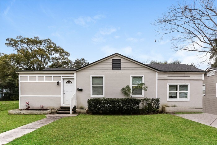 1762 Orlando Cir N in Jacksonville, FL - Building Photo