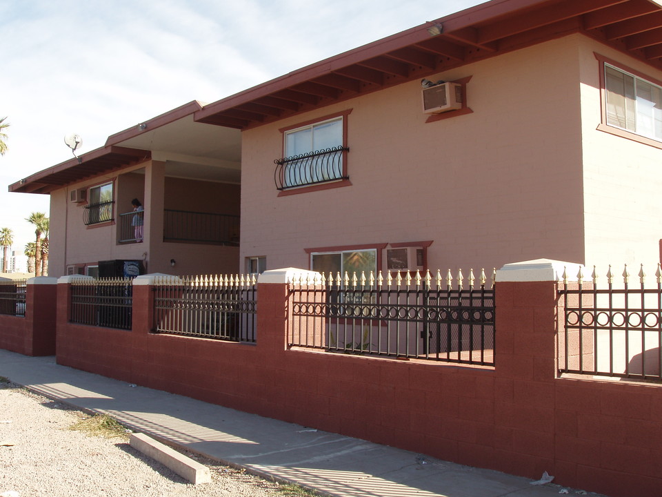 Pierce Street in Phoenix, AZ - Foto de edificio