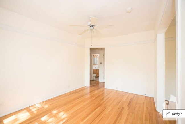 5103 N Winchester Ave, Unit 5111-2 in Chicago, IL - Building Photo - Building Photo