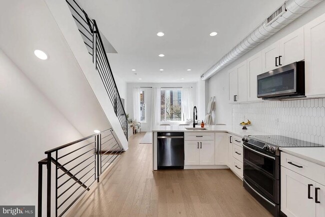 709 N 19th St in Philadelphia, PA - Building Photo - Building Photo