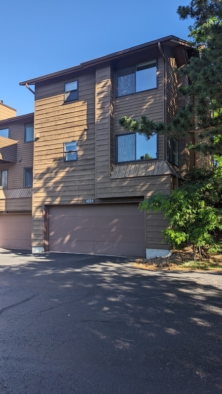 property at 1025 Moorings Dr