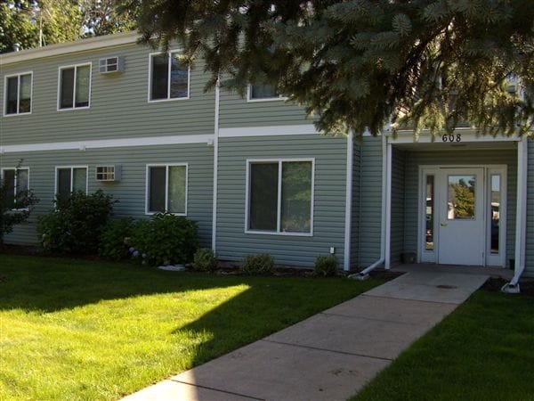 Rock Creek Manor Apartments in Chesaning, MI - Building Photo