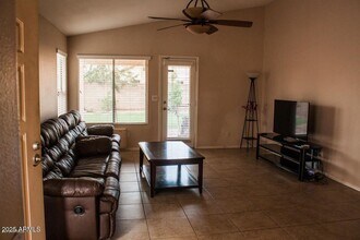 1091 W Kingbird Dr in Chandler, AZ - Building Photo - Building Photo