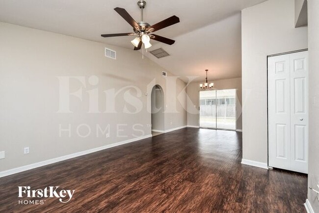 18525 Sebring Rd in Ft. Myers, FL - Building Photo - Building Photo