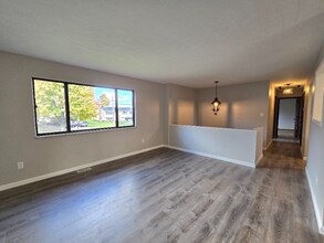 3856 Magnolia Dr in Brunswick, OH - Building Photo - Building Photo