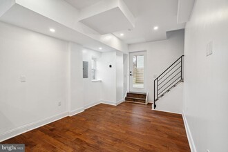 835 Corinthian Ave in Philadelphia, PA - Building Photo - Building Photo