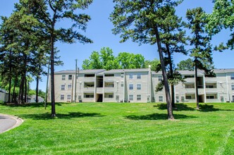 Georgetowne Woods Apartments in Gastonia, NC - Building Photo - Building Photo