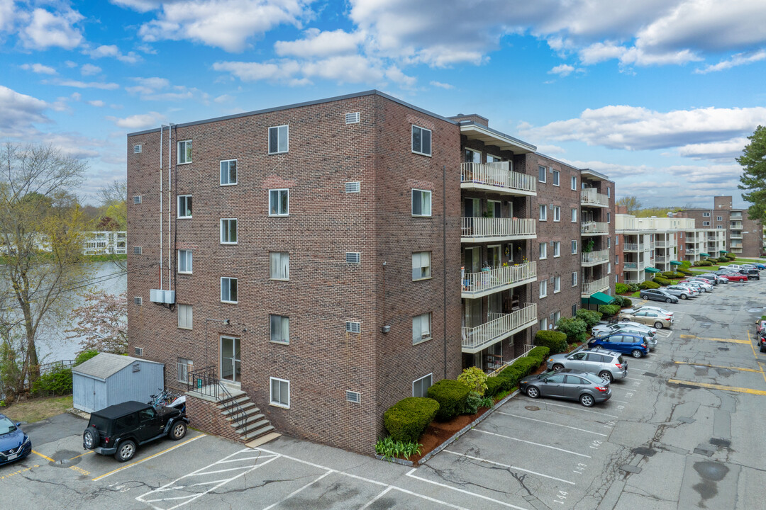 Spy Pond Condominiums in Arlington, MA - Building Photo