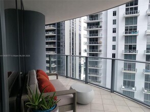 1000 Brickell Plz, Unit 2301 in Miami, FL - Building Photo - Building Photo