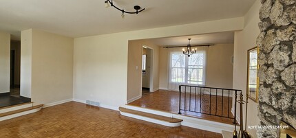 222 Frances Ln in Barrington, IL - Building Photo - Building Photo