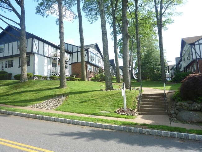 property at 133 B Parkside Dr