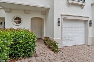7009 Romana Way in Naples, FL - Building Photo - Building Photo