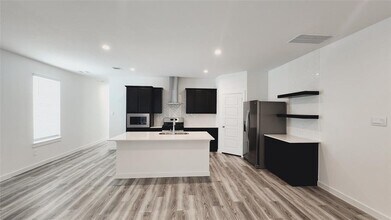 3217 Creston Gate Dr in Houston, TX - Building Photo - Building Photo