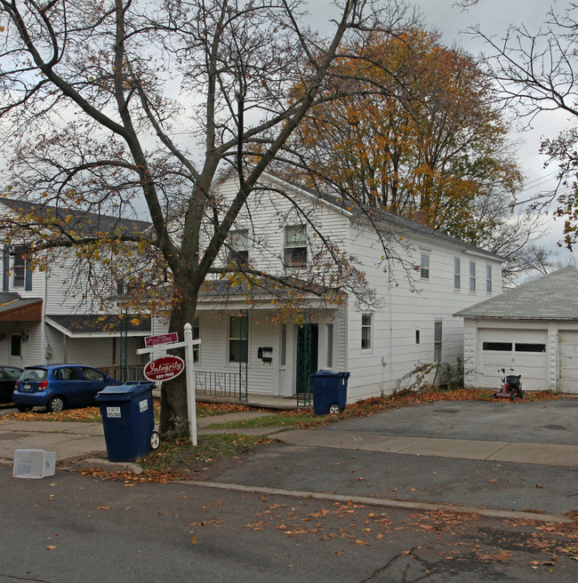 75 E Oneida St in Oswego, NY - Building Photo - Building Photo