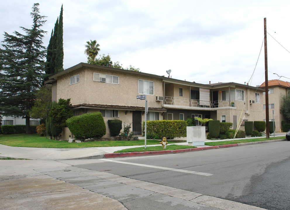 12255 Magnolia Blvd in Valley Village, CA - Building Photo