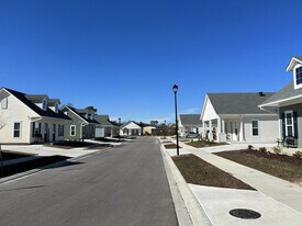 Hollywood Heights in Baton Rouge, LA - Building Photo