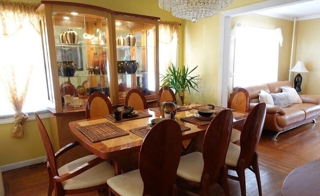 1153 Queen Anne Rd in Teaneck, NJ - Building Photo - Building Photo