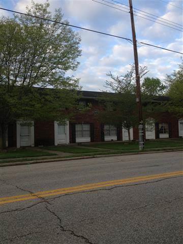 403 W Main St in Grayson, KY - Foto de edificio - Building Photo