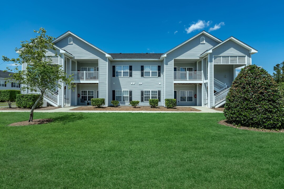 Windsor Place in Jacksonville, NC - Foto de edificio