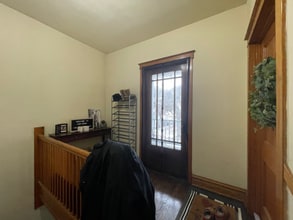 5855 W Leland Ave in Chicago, IL - Foto de edificio - Building Photo