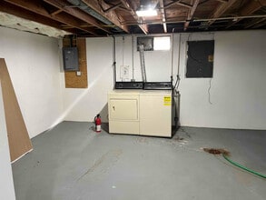 1514 Spruce Hills Dr in Bettendorf, IA - Foto de edificio - Building Photo