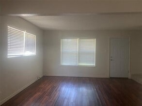 108 W Fairview St in Sherman, TX - Building Photo - Building Photo