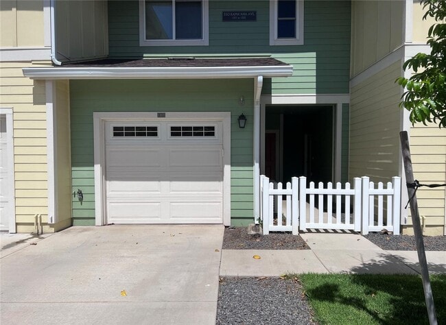 property at 550 Kamaaha Ave