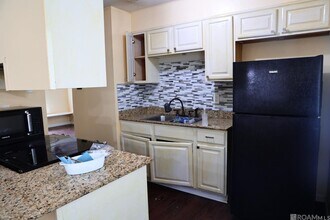 1018 Boreas Dr in Baton Rouge, LA - Foto de edificio - Building Photo