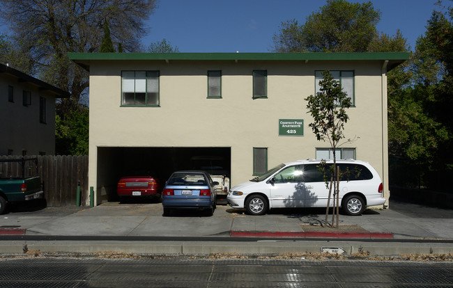 425 Chestnut St in Redwood City, CA - Foto de edificio - Building Photo