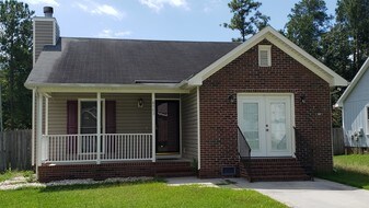 6743 Cedar Chest Ct in Fayetteville, NC - Building Photo