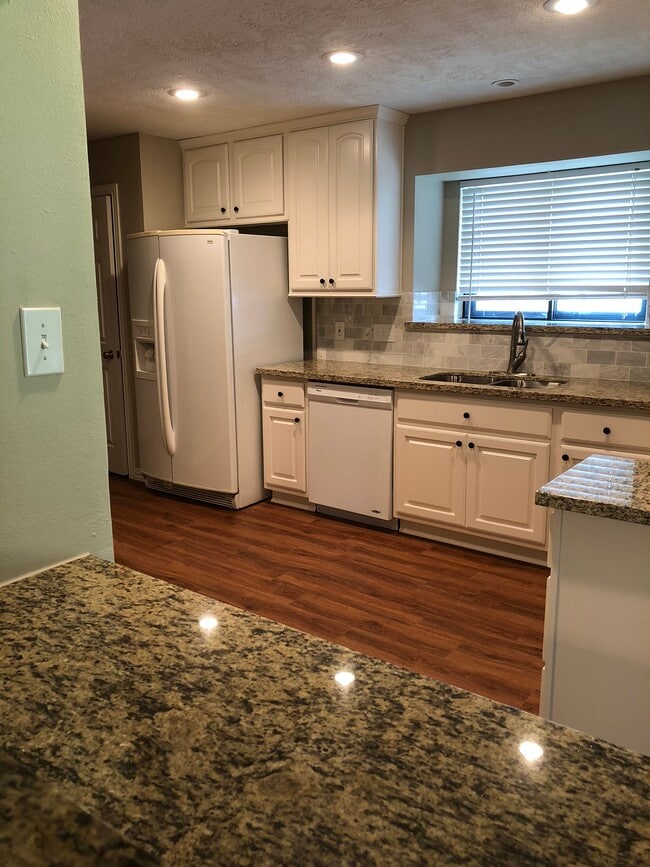 22014 Shady Valley Dr in Katy, TX - Building Photo - Building Photo