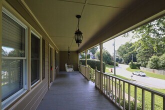 110 Hayfield Way in Sugar Hill, GA - Building Photo - Building Photo