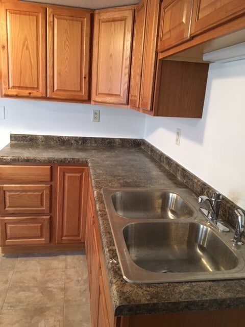 606 N Main St, Unit #8 in Holmen, WI - Foto de edificio - Building Photo