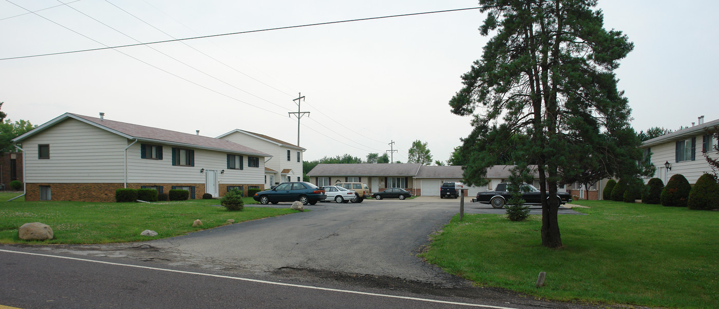 West Lake Apartments in Peoria, IL - Building Photo