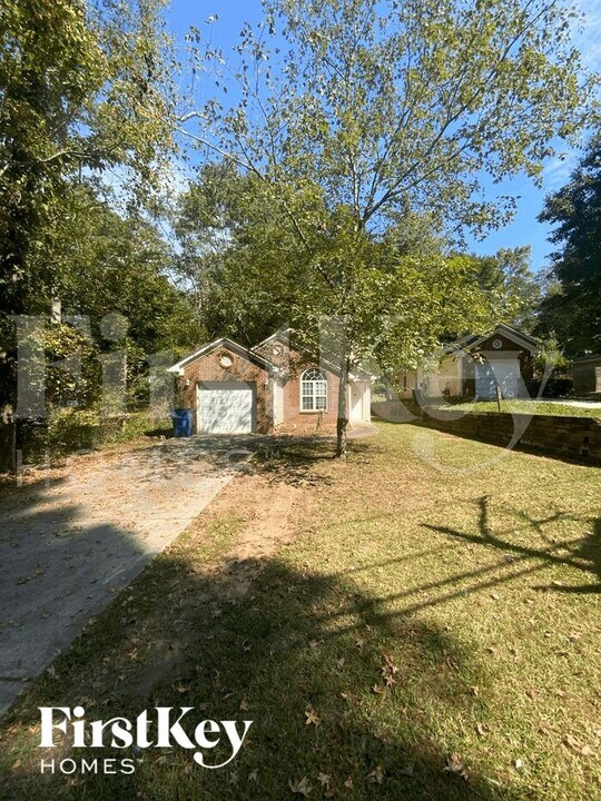 2291 Butner Rd in Atlanta, GA - Foto de edificio
